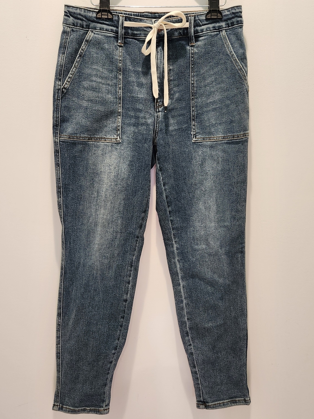 Judy Blue High-Rise Drawstring Jogger Jeans - Medium Blue Wash JB88779 MD